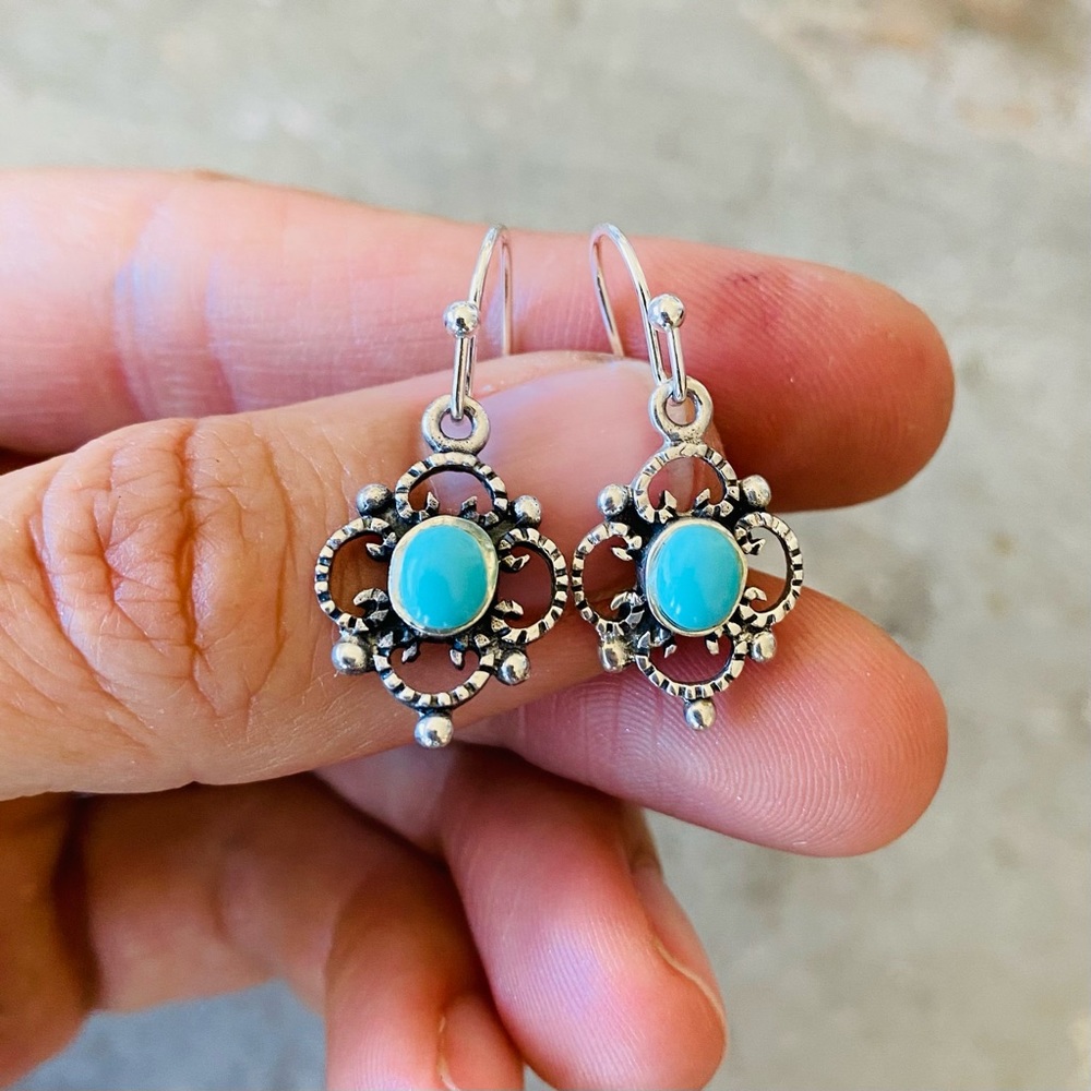 ♥️ Southwestern Style ♥️ Vintage Sterling Silver & Lab Turquoise Earrings